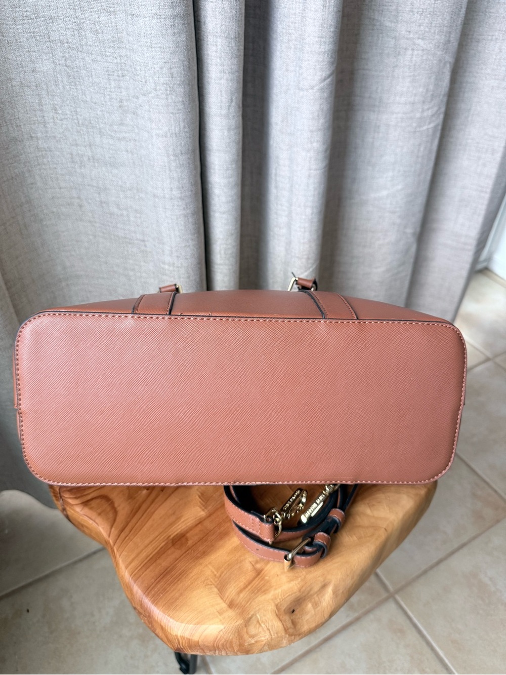 Steve Madden Cognac Satchel Crossbody Top Handle Bag Gold Hardware EUC - Picture 3 of 7